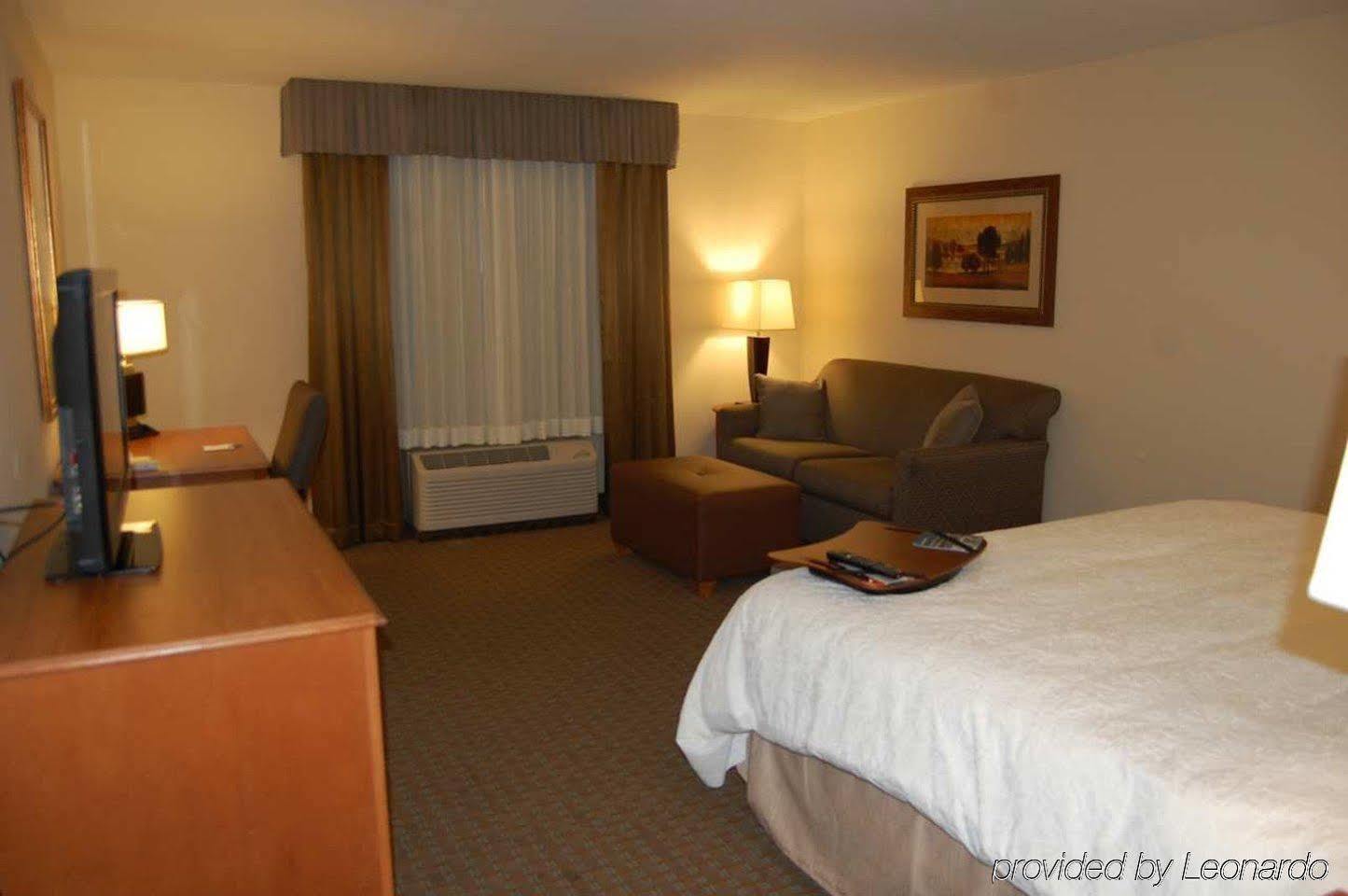 Hampton Inn Sidney Exterior photo